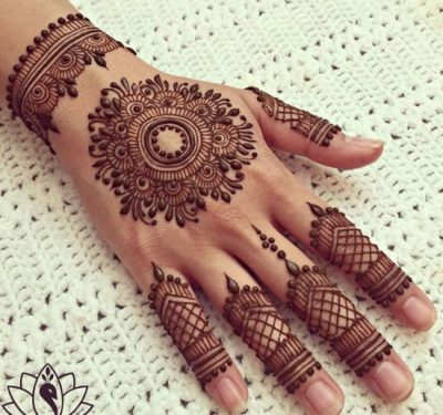 Simple Mehndi Designs